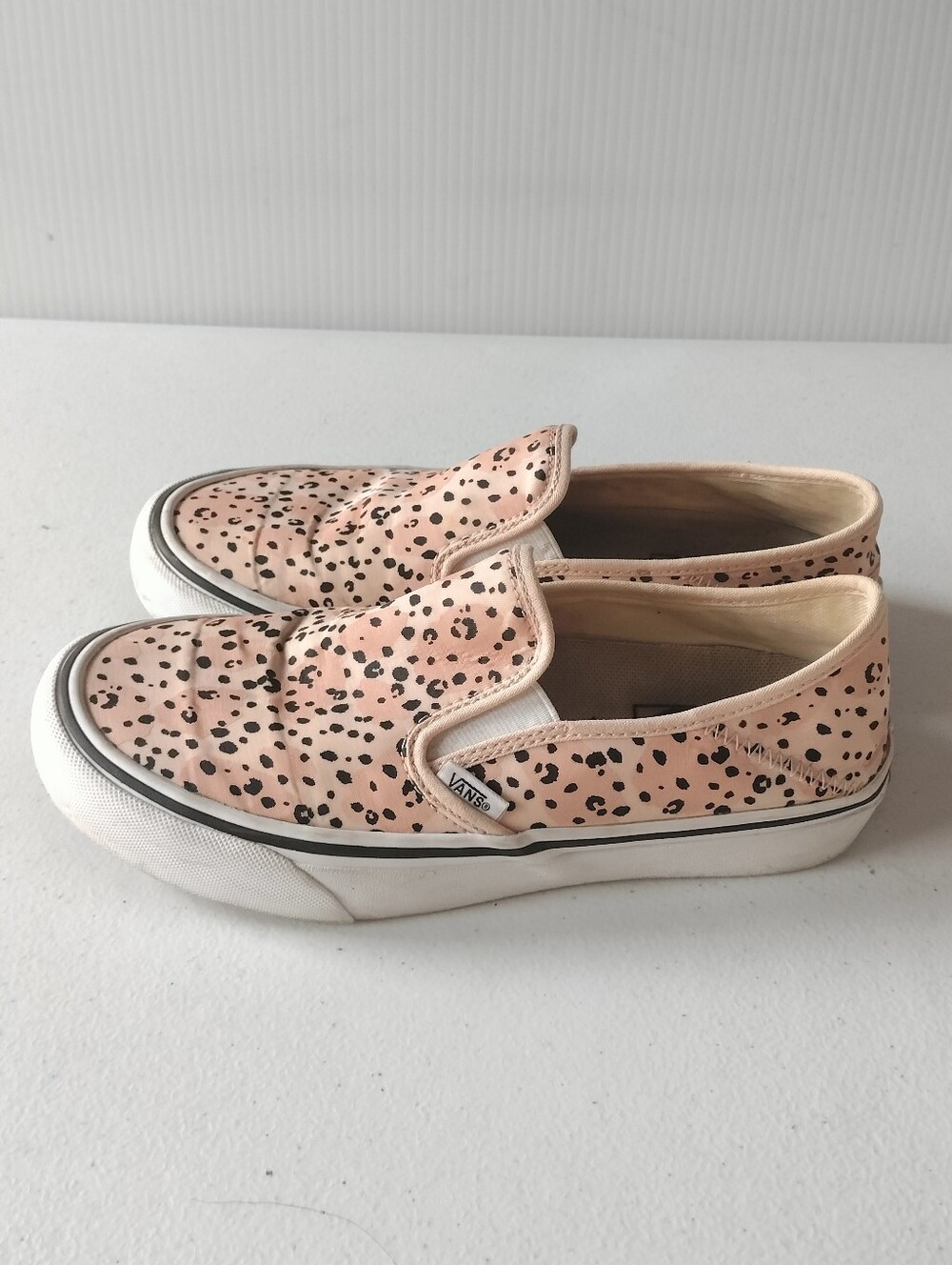 Vans UltraCush Leila Hurst Slip-On Sneakers Pink Leopard 7.5 Travel Comfort